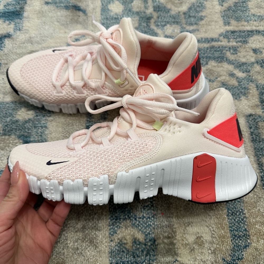 Nike free metcon 5 pink